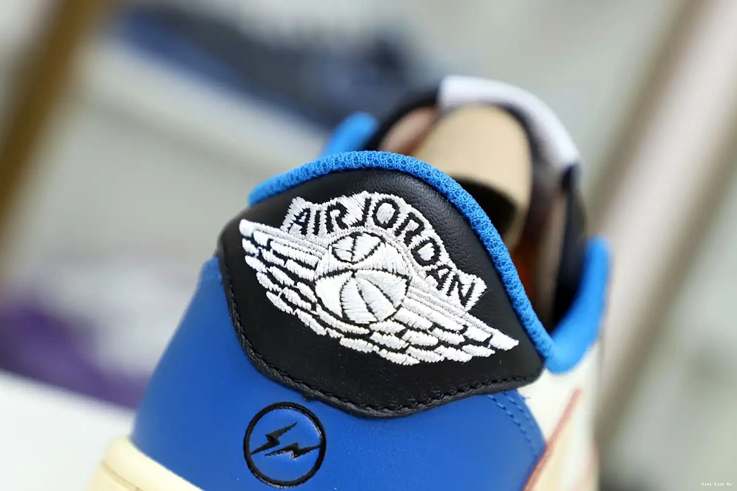 SCOTT 1 FRAGMENT DESIGN JORDAN X Kimikick AIR LOW X TRAVIS 0801